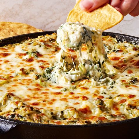 Spinach Artichoke Dip Warm Dips, Christmas Snack Recipes, Keto Apps, Recipes Dips, Baked Spinach Artichoke Dip, Hot Dips, Group Dinner, Awesome Appetizers, Spinach Artichoke Dip Recipe