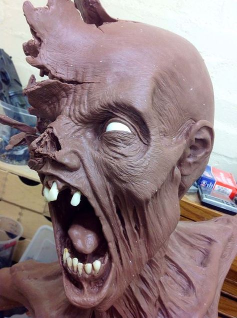 Sfx Ideas, Creature Sculpture, Monster Clay, Zombie Drawings, Zombie Head, Sculpting Tutorials, Monster Mask, Anatomy Sculpture, Horror Masks