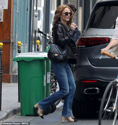 Chic: Vanessa Paradis was seen stepping out in Paris on Tuesday as her ex  Johnny Depp's l... Chanel Slingback Outfit, Lily Rose Depp Chanel, Vanessa Paradis Johnny Depp, Chanel Slingback, Rose Depp, Helena Bonham, Vanessa Paradis, Bonham Carter, Helena Bonham Carter