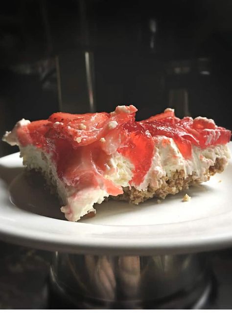 Strawberry Pretzel Salad Recipe Pretzel Salad Recipe, Desert Bars, Strawberry Pretzel Salad Recipe, Pretzel Dessert, Mini Pumpkin Muffins, Pretzel Desserts, Banana Pudding Poke Cake, Strawberry Pretzel Salad, Pretzel Salad