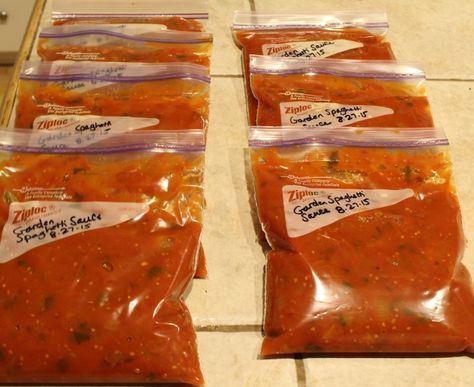 Freezer Tomatoes, Freezer Pasta Sauce, Freezer Chili, Spaghetti Sauce From Fresh Tomatoes, Freezer Spaghetti, Freezer Tomato Sauce, Fresh Tomato Spaghetti Sauce, Freezer Spaghetti Sauce, Make Spaghetti Sauce