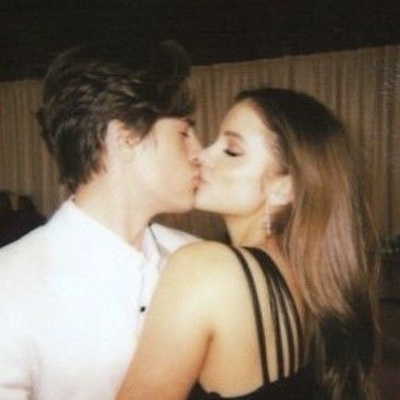 Palvin Barbara, Dylan Sprouse, Couple Texts, The Love Club, Boyfriend Goals, Barbara Palvin, Photo Couple, Cute Relationship Goals, Couple Aesthetic