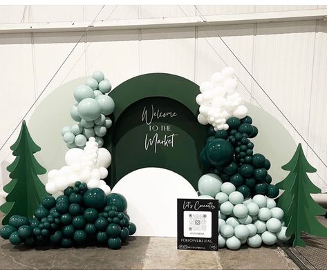 Holiday Balloon Backdrop, Winter Party Photo Backdrop, Christmas Tree Balloon Garland, Christmas Backdrop With Balloons, Christmas Decorations Backdrop, Christmas Balloons Garland, Christmas Home Decor 2023, Christmas Balloon Decorations Backdrop, Christmas Balloon Decoration