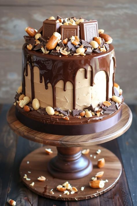 Luxurious Snickers Symphony: A Gourmet Birthday Indulgence Amaretto Bread, Cupcake Recipes Uk, Inviting Colors, Chocolate And Caramel, Salty Treats, Cupcake Recipes Chocolate, Cake Chocolat, Snack Mix Recipes, Amazing Cake