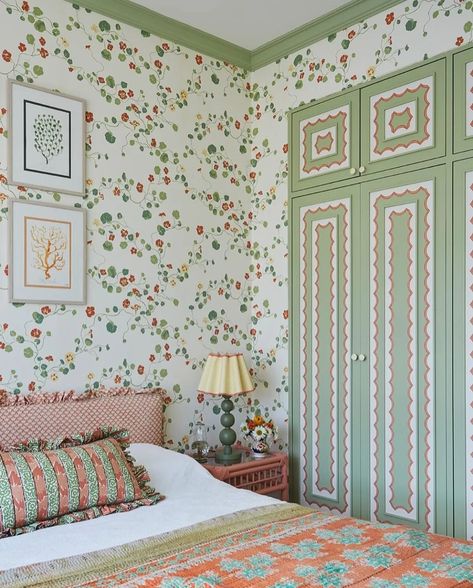 Another beautiful bedroom by the ever-talented @elizabethhaydesign - we're so proud to work with you 🧡 📸: @elizabethhaydesign 🛒: @lightstylist_uk wavy lampshade Wardrobe With Wallpaper, Elizabeth Hay, With Wallpaper, Hay Design, Wallpaper Border, White Furniture, Living Room Inspo, White Rug, New Room