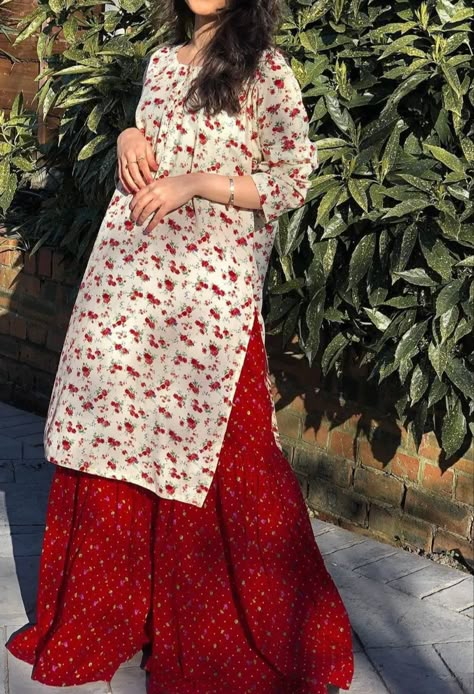 Casual Gharara, Suit Designing Ideas, Trending Summer Nails, Simple Dress Casual, Desi Fits, Sharara Designs, Simple Kurti, Desi Dress, Latest Dress Design