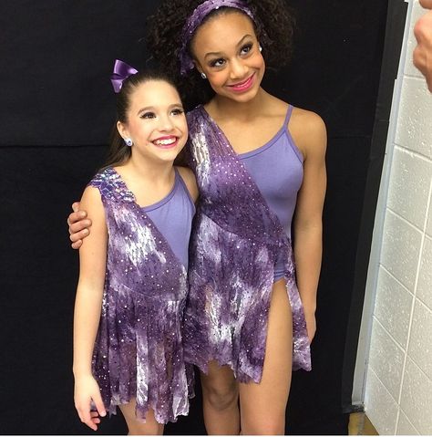 Nia and Kenzie has a duet Aldc Rares, Dance Moms Season 5, Nia Frazier, Random Dance, Nia Sioux, Dance Moms Costumes, Dance Moms Facts, Cute Dance Costumes, Dance Moms Pictures