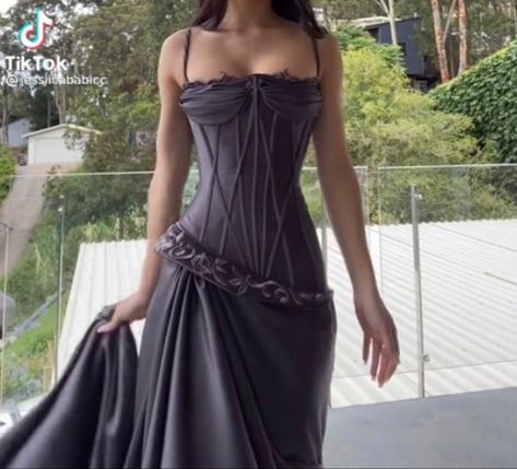 Purple Dresses Aesthetic, Purple Dress Formal Classy, Purple Dress Aesthetic, Purple Dress Formal, Informal Dress, Prom Dress Inspo, Singer Fashion, Gorgeous Prom Dresses, Purple Dresses