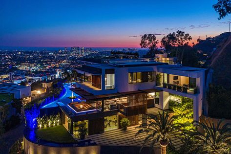 Atrium Garden, Humble House, San Gabriel Mountains, Hollywood Hills Homes, Los Angeles Hollywood, California Modern, Expensive Houses, Hollywood Hills, House On A Hill