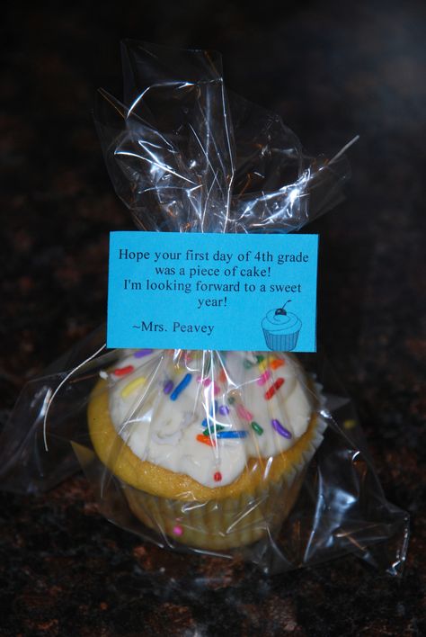 first day treats First Day Of School Snacks For Students, First Day Of School Treats For Teachers, First Day Takeaways For Kindergarten, First Day Of School Treats For Students, A Little Treat To Make The First Day Sweet Free, Business Opening, Student Treats, Frog Classroom, Class Snacks