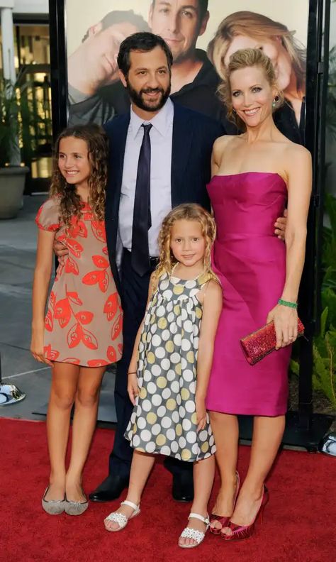 Judd Apatow, Leslie Mann’s Family Album With Daughters Maude, Iris Judd Apatow, Leslie Mann, Mens Journal, Rachel Mcadams, Celebrity Trends, Celebrity Moms, Family Album, Favorite Celebrities, Got Married