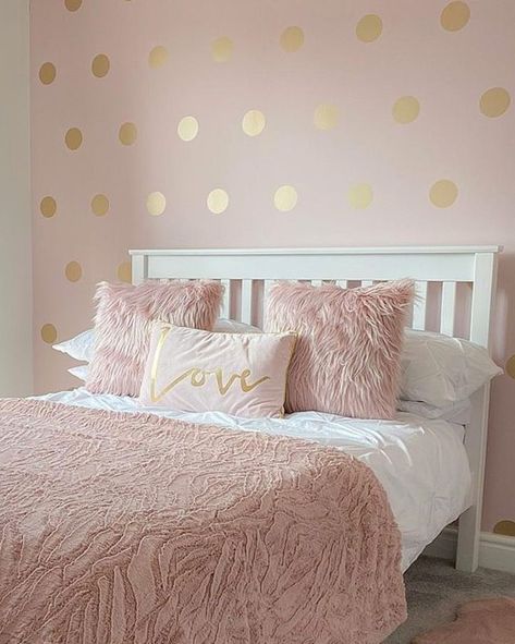 Girls Bedroom Ideas Rainbow, Pink And Gold Bedroom, Pink Wallpaper Bedroom, Pink Girls Bedroom, Light Pink Bedrooms, Sweet Bedroom, Polka Dot Wallpaper, Pink Bedroom Walls, I Love Wallpaper