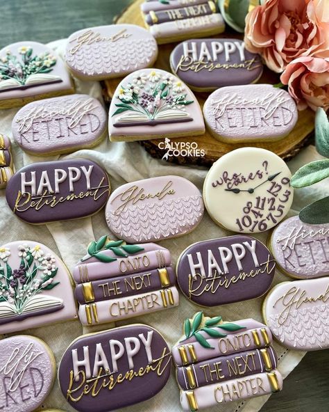 Retirement Royal Icing Cookies, Retirement Cookies Decorated For Woman, Book Sugar Cookies Decorated, Retirement Decorated Cookies, Retirement Party Cookies, Retirement Cookies Ideas, Retirement Cookies Decorated, Goodbye Cookies, Retirement Cakes Ideas For Women