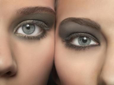 The Best Makeup for Blue Eyes Grey Eye Makeup, Makeup Cantik, Silver Eye Makeup, Blue Eyes Pop, Grey Eyeshadow, Grey Eyes, Cute Eyeshadow Looks, Eyeshadow For Blue Eyes, Dramatic Eye Makeup