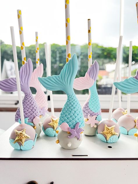 Little Mermaid Cake Pops, Mermaid Cake Pops, Little Mermaid Cake, Little Mermaid Cakes, Pop Ideas, Mermaid Decor, Mermaid Cakes, Baby Mermaid, Mermaid Theme