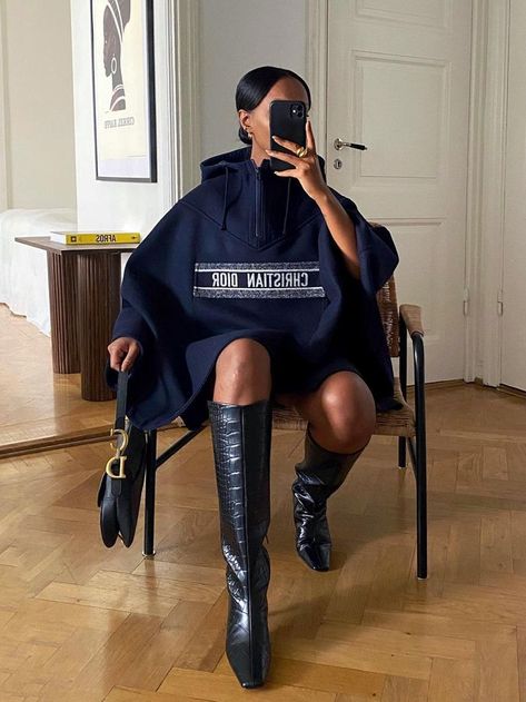 Honestly, These Boot Trends Feel a Little Dated—4 That Are So Much Fresher Dior Poncho, Dior Boots, Silver Boots, Wellies Boots, Trending Boots, Pointed Toe Boots, Dior Handbags, Comfortable Boots, Cool Boots