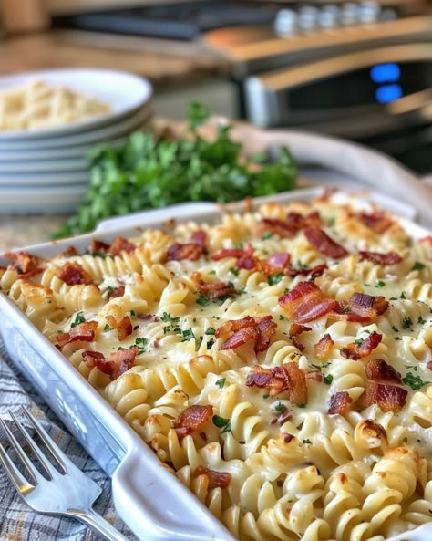 Lady brought this famous '8-Layer Casserole' to a party. This dish stole the show! Buttery Corn, Casserole Kitchen, Beef Casseroles, Beef Casserole Recipes, Easy Casserole Recipes, Beef Casserole, Easy Casserole, Casserole Dish, Roasted Veggies