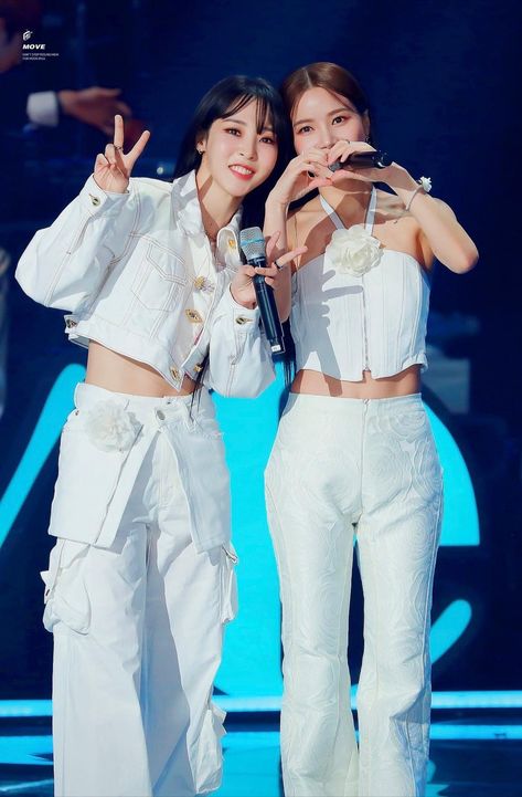 MoonSun Moonbyul Solar, Mamamoo Solar, Pop P, Korean Group, Musical Group, Move On, Stars And Moon, Mini Albums, Cool Girl