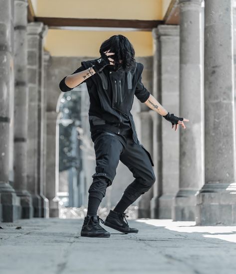 Vigilante Aesthetic Outfit Male, Swaggy Poses, Assassin Clothing, Snazzy Outfits, Casual Techwear, Futuristic Outfits, Outfit Male, Spy Outfit, Goth Fits