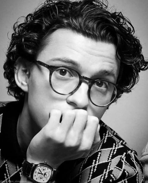 Tom Holland Glasses, D Aesthetic, Tomholland Spiderman, The Black Family, Fallen Empire, The Amazing Spiderman, Mood Aesthetic, Black Family, Tommy Boy