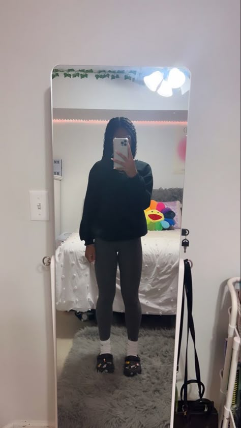 Fits With Grey Leggings, Black Leggings And Crocs Outfit, Outfits With Leggings And Crocs, How To Style Black Crocs, Comfy Outfits With Crocs, Gray Nike Hoodie Outfit, Outfit Ideas With Black Crocs, Outfits With Dark Grey Leggings, Leggings With Crocs