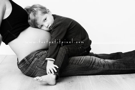 Maternity Photos With Big Brother, Maternity Photo Shoot Ideas With Big Brother, Maternity Shoot With Big Brother, Brother Pictures, Brother Photos, Belly Pics, Maternity Photography Poses Pregnancy Pics, Maternity Studio, Family Maternity Photos