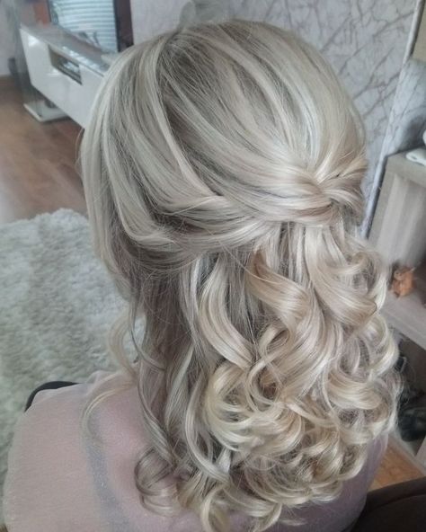 Wedding Nails For Bride Not White, Jennifer Aniston Formal Hair, Mother Of The Bride Hairstyles For Layered Hair, Hair Dos Half Up Half Down, Formal Hairstyles Mother Of The Bride, Mother Of The Bride Hair Straight, Mothers Of The Bride Hairstyles, Half Updo For Mother Of The Bride, Wedding Hairstyles For Older Brides Over 50