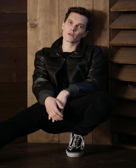 93 Me gusta, 0 comentarios - NKD MAG (@nkdmag) en Instagram: "@LukeBaines talks working with @Kat.McNamara and @DomSherwood in our April issue - link in bio!⁣…" Kat Mcnamara, Great Love, Shadowhunters, The Live, Link In Bio, Breaking News, Leather Jacket, Entertainment, Sports