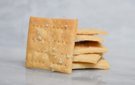 Light and delicious recipe for low-FODMAP Butter Crackers with Sea Salt. Gluten-free and IBS-friendly! Homemade Butter Crackers, Brushing With Baking Soda, Ftdi Recipes, Ibs Friendly Food, Low Fodmap Chicken, Ibs Fodmap, Rachel Paul, Butter Crackers, Lactose Free Milk