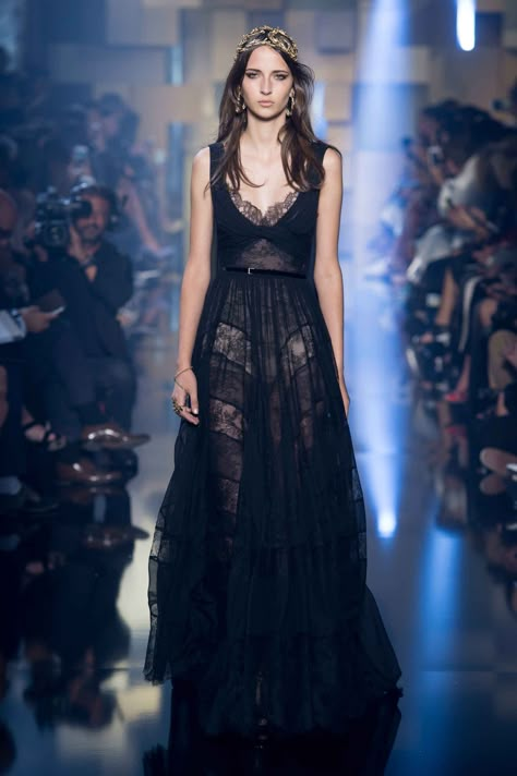 Elie Saab Showed Pretty Gowns for Moody Princesses at Couture - Fashionista Elie Saab Gowns, Elie Saab Haute Couture, Couture 2015, Elie Saab Fall, Elie Saab Couture, Paris Mode, Fall 2015, Elie Saab, Looks Style