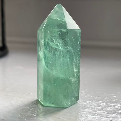 Pisces Element, Tower Home, Capricorn Pisces, Pretty Crystals, Fluorite Gemstone, Crystal Vibes, Crystal Aesthetic, Spiritual Crystals, Pretty Rocks