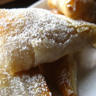 Bake Apples, Filo Dough, Phyllo Dough Recipes, Phyllo Recipes, Apple Turnovers, Phyllo Dough, Baked Apple, Dough Recipes, Puff Pastry Recipes