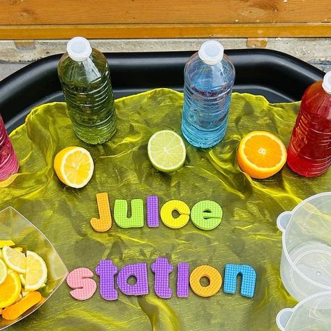 Waterplay Ideas, Juice Station, Summer Planning, Diy Sensory Board, Summer Juice, Jam Sandwich, Diy Sensory, Kids Cafe, Sensory Board