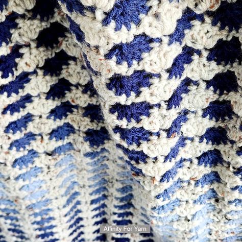 Interlocking Shell Stitch Crochet Blanket - Affinity For Yarn Shell Stitch Crochet Blanket, Shell Stitch Crochet, Ombre Yarn, Crochet Blanket Pattern, Basic Crochet, Shell Stitch, Different Stitches, Stitch Crochet, Double Crochet Stitch