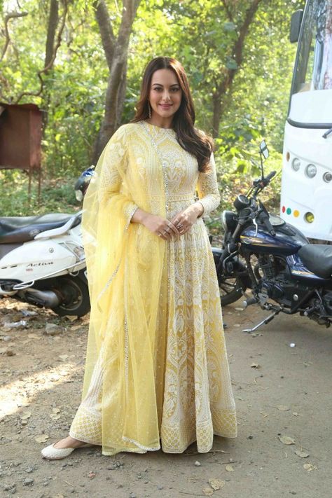 Lucknowi Anarkali, Yellow Anarkali, Ethnic Wears, Trendy Outfits Indian, Lucknowi Chikankari, Indian Designer Suits, Designer Kurti Patterns, Stylish Short Dresses, Casual College Outfits