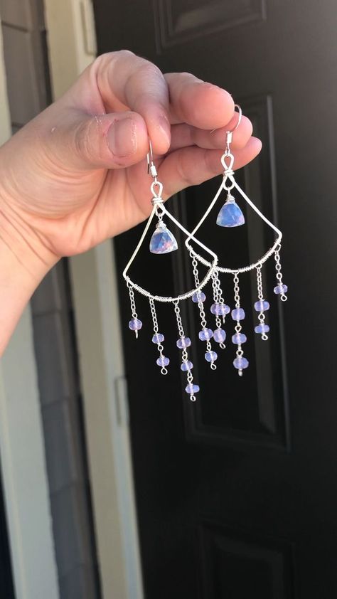 Chandelier Earrings Diy, Wearable Crafts, Earrings To Make, Diy Jewelry Earrings, Wire Wrapped Jewelry Diy, Wire Jewelry Making, Vi Design, Jewelry Logo, Wire Jewelry Designs