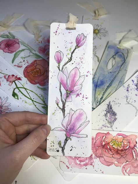 Hand painted watercolor bookmark using high quality artist grade watercolors and cold press paper.  These original paintings are a unique gift for any book lover, reader, and friend for any occasion (birthday, Father's Day, Mother's Day, Valentine's Day, Anniversary, Christmas).  Please choose a selection from the dropdown menu: 📚Single Bookmark  Please indicate your choice of flower in the personalization section. If no specification is made, then you will be surprised with one randomly select Watercolor Flower Bookmark, Watercolor Paintings Bookmarks, Floral Bookmarks, Handmade Bookmarks Diy, Christmas Bookmarks, Creative Bookmarks, Watercolor Books, Unique Bookmark, Watercolor Bookmarks