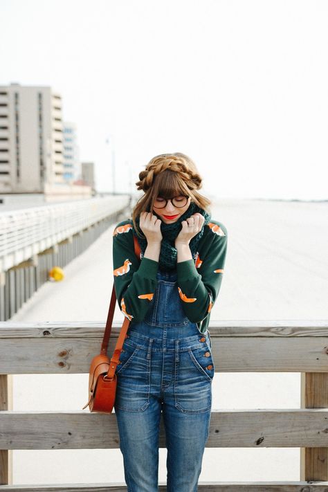 Estilo Hipster, Overalls Fashion, Nerd Fashion, Quirky Fashion, Zooey Deschanel, Sleepless Nights, Look Vintage, Trendy Style, Colorful Style