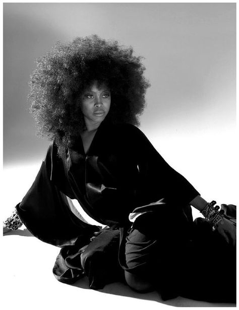 Funk Soul R&B, every shade of black music's mood Erykah Badu Editorial, Erykah Badu 2000s, Sista Grrrl, Erkaya Badu, Erykah Badu Body, Erykah Badu 90s, Erykah Badu Aesthetic, Erika Badu, Eryka Badu