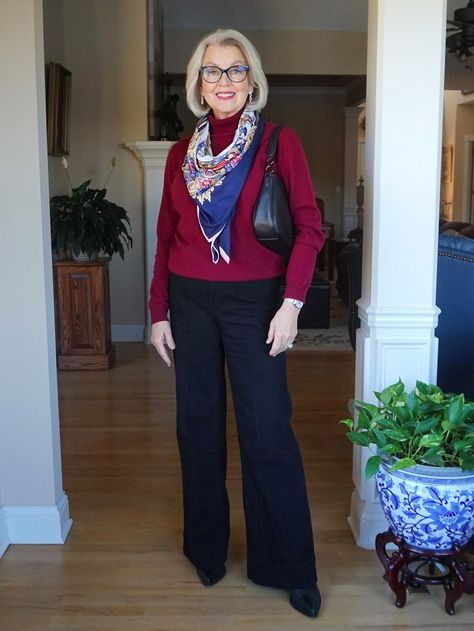 A Week Of Looks - SusanAfter60.com 60 Fashion Woman, 1960s Mod Fashion, 70 Year Old Women, 60s Women, Classic Style Outfits, Over 60 Fashion, Ageless Style, Winter Pants, Shoes For Leggings