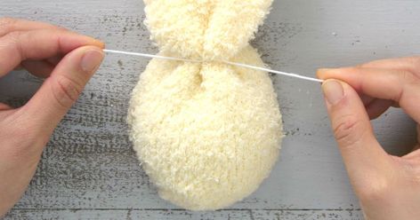 Sock Chicken Diy, Sock Bunny Diy How To Make, Easter Diy Gifts For Kids, Baby Chick Craft, Easter Chicks Crafts, Sock Chicken, Easter Chicks Diy, Cream Easter Eggs, Shaving Cream Easter Eggs