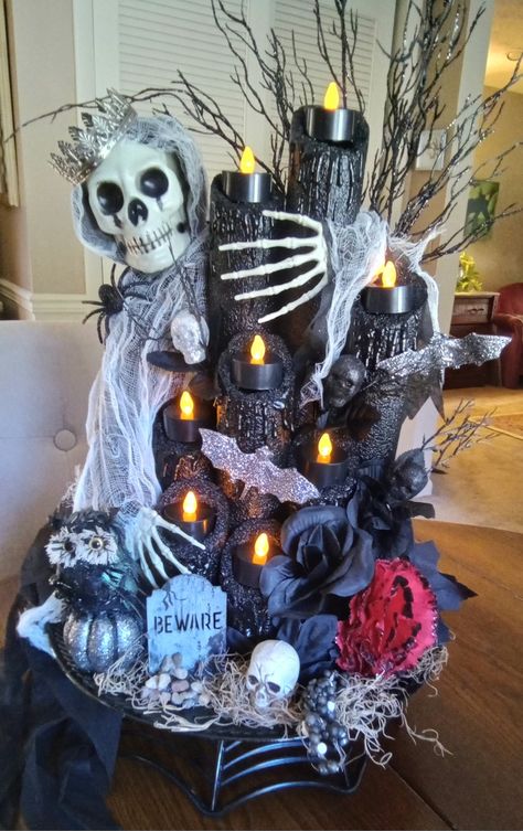 5 Ft Skeleton Ideas, Diy Halloween Table Centerpieces, Halloween Centerpiece Ideas Diy, Fall Diorama, Halloween Centerpiece Ideas, Halloween Christmas Tree, Scary Halloween Decorations Diy, Cheap Halloween Decorations, Halloween Decor Diy