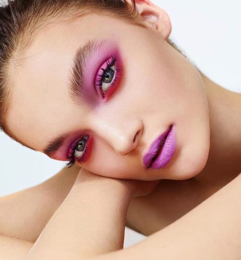 Makeup Runway, Editorial Make-up, Beauty Fotografie, Make Up Designs, Bright Eyeshadow, Make Up Inspiration, Chic Makeup, Beauty Make-up, Edgy Makeup