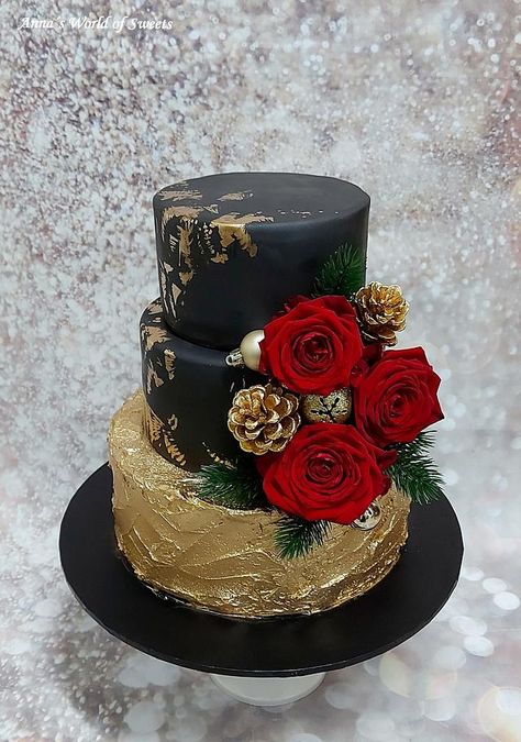 Jam Raspberry, 50th Birthday Cake For Women, Christmas Wedding Cake, Gold Cakes, Batman Cake Topper, Salted Caramel Buttercream, Black And Gold Cake, Christmas Wedding Cakes, 18th Cake