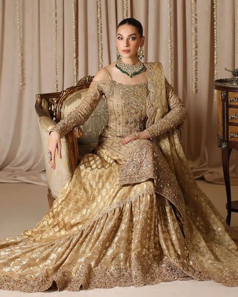 Inbox us to order ✉📬 Or contact 📞 +923074745633 📞☎ (WhatsApp ✔) Gold Pakistani Bridal Dress, Celestial Crown, Chiffon Top Styles, Gold Dupatta, Bridal Gharara, Pakistani Bridal Dress, Style Kurti, Pakistani Clothes Online, Pakistani Wedding Dress