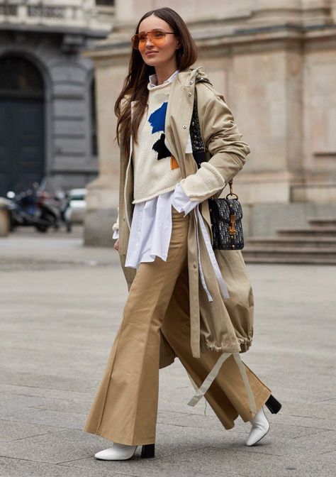 Cool Winter Layering Tricks Courtesy of Street Style Stars - theFashionSpot Layering Street Style, Fall Coats, Fall Fashion Coats, Milan Fashion Week Street Style, Milan Street Style, Womenswear Fashion, Layered Fashion, Winter Stil, Milano Fashion Week