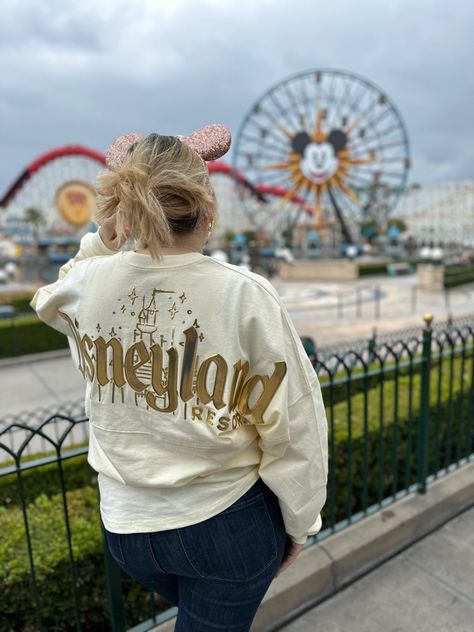 Inspiration Disneyland outfit, picture inspired Disneyland Outfits, Disneyland California, California Adventure, Disney Outfits, Disneyland, California, Disney, Travel