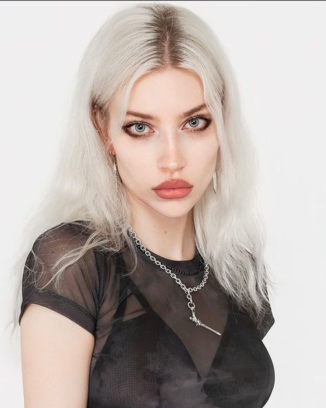 White Hair With Shadow Root, Blond Goth, Blonde Goth, Grey White Hair, Shadow Root, Witch Fashion, Cute Makeup Looks, Goth Makeup, Blonde Women