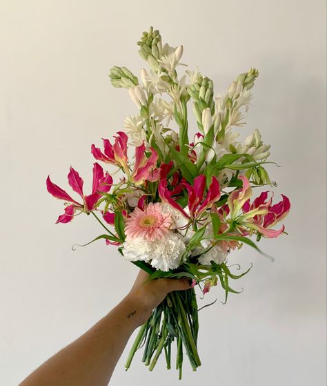 exotic beautiful flower arrangement gloriosa Gloriosa Flowers, Flower Bouquet Design, Bouquet Design, Grad Pics, Beautiful Flower Arrangements, Nice Things, Beautiful Flower, Cut Flowers, Flower Arrangement