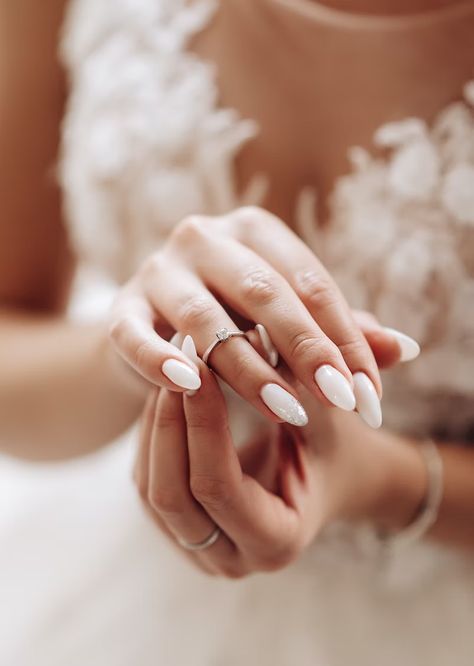 Nails For Maid Of Honor, Maid Of Honor Nails Ideas, Maid Of Honor Nails, Simple Wedding Nails, Wedding Manicure, Nails For Bride, Diva Nails, Pink Polish, Wedding Nails For Bride